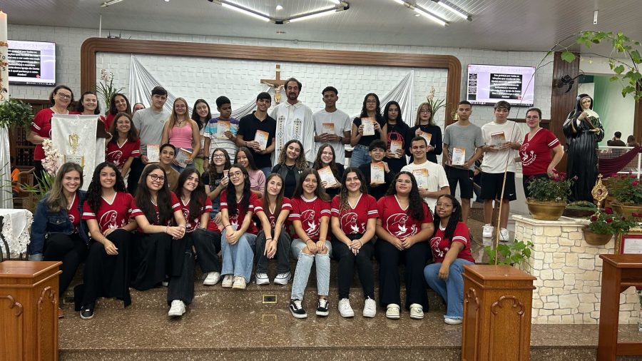 Entrega das bíblias para os crismandos da paróquia santa rita bauru (37)