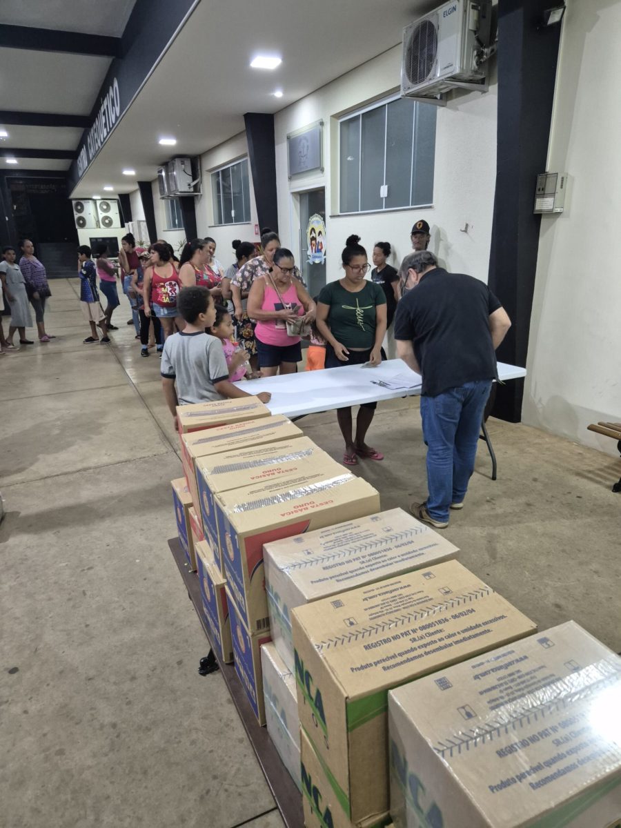 Entrega de cestas básicas santa rita de cássia bauru (1)