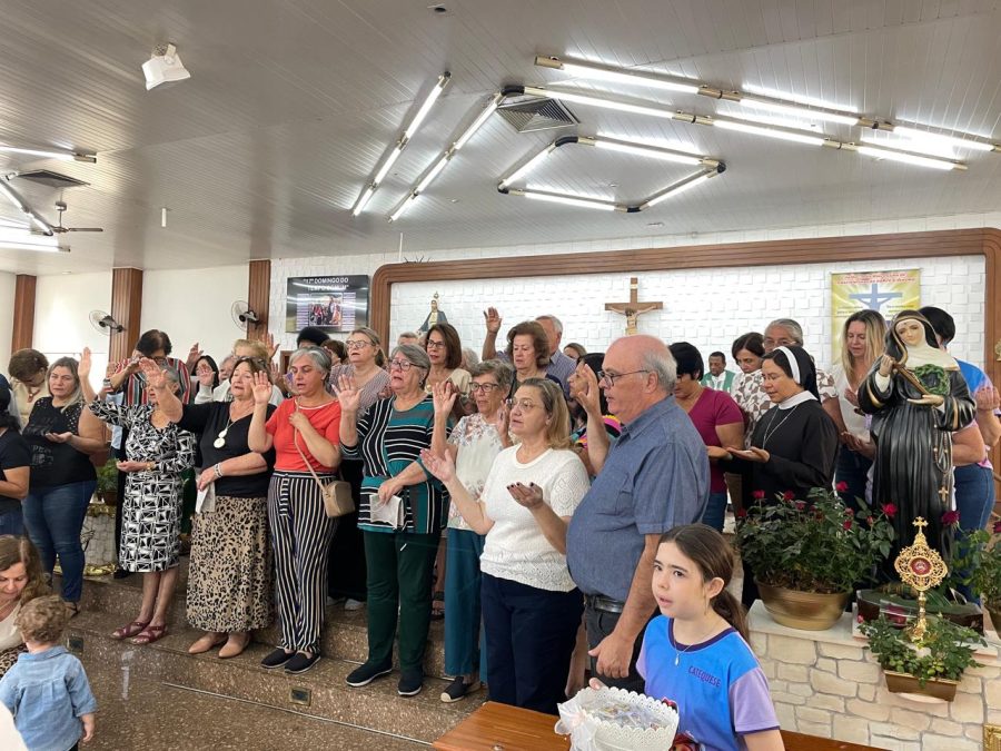 Missa das crianças com benção para avós e idosos (15)
