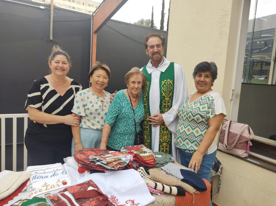 bazar mãoes amigas